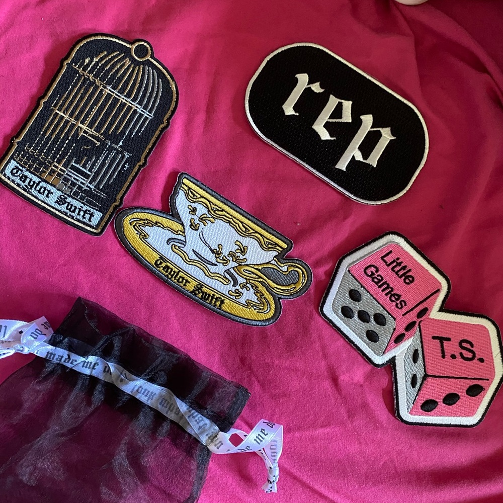 Taylor swift Reputation tour patches